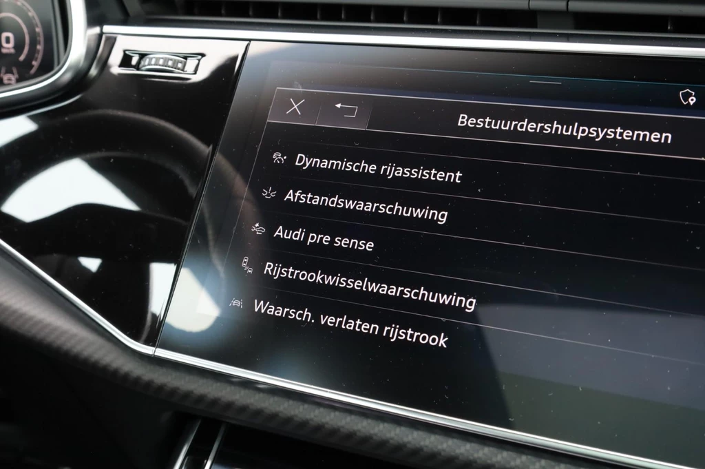 Audi RSQ8 – foto 30