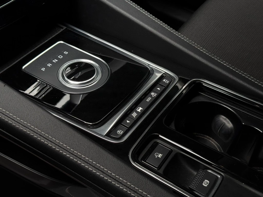 Jaguar F-PACE – foto 9