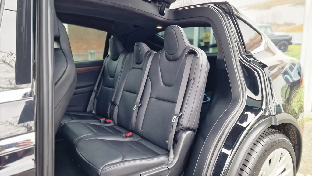 Tesla Model X – foto 13
