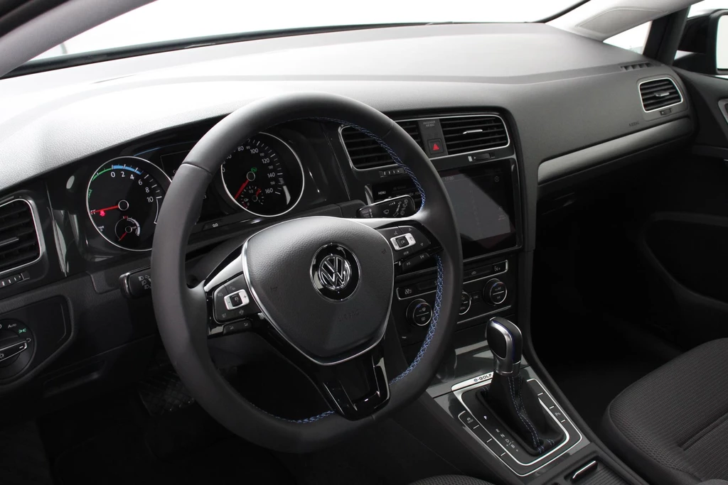 Volkswagen e-Golf – foto 12