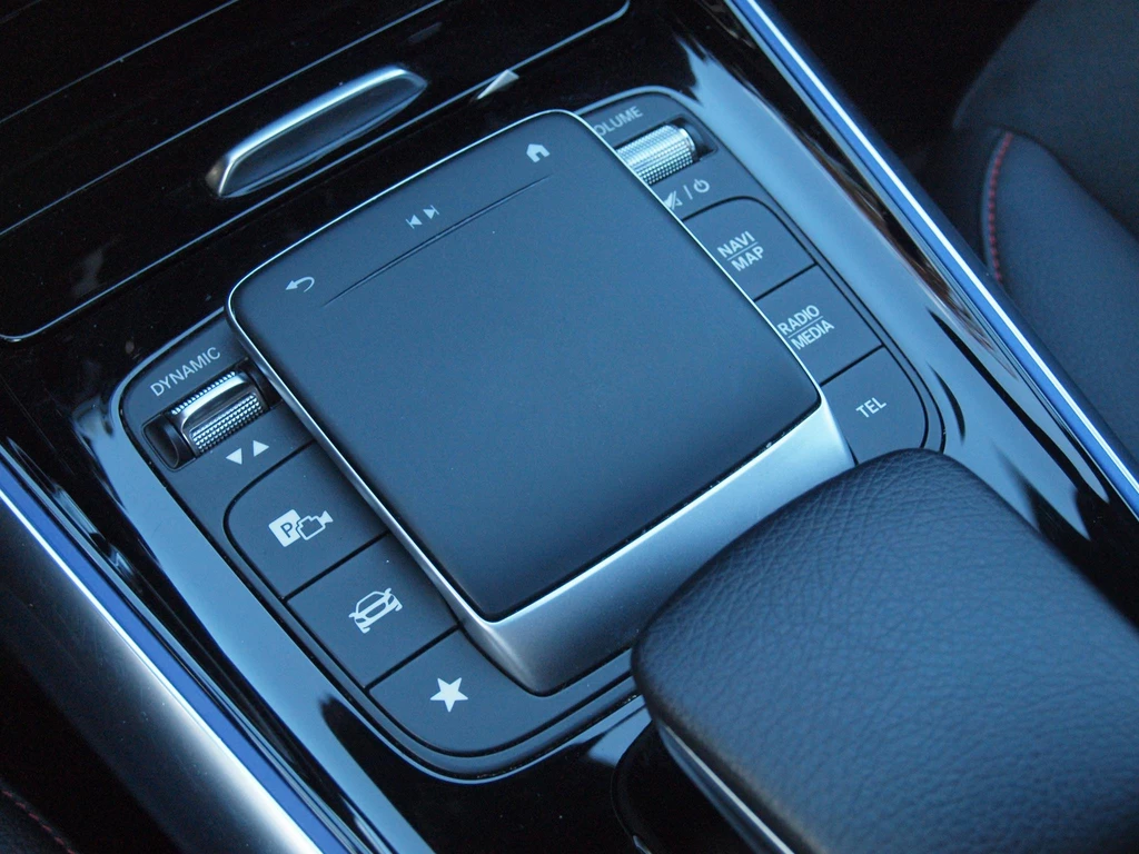 Mercedes-Benz EQA – foto 24