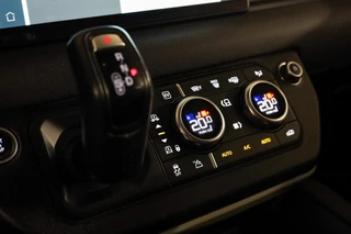 Land Rover Defender – thumbnail 19