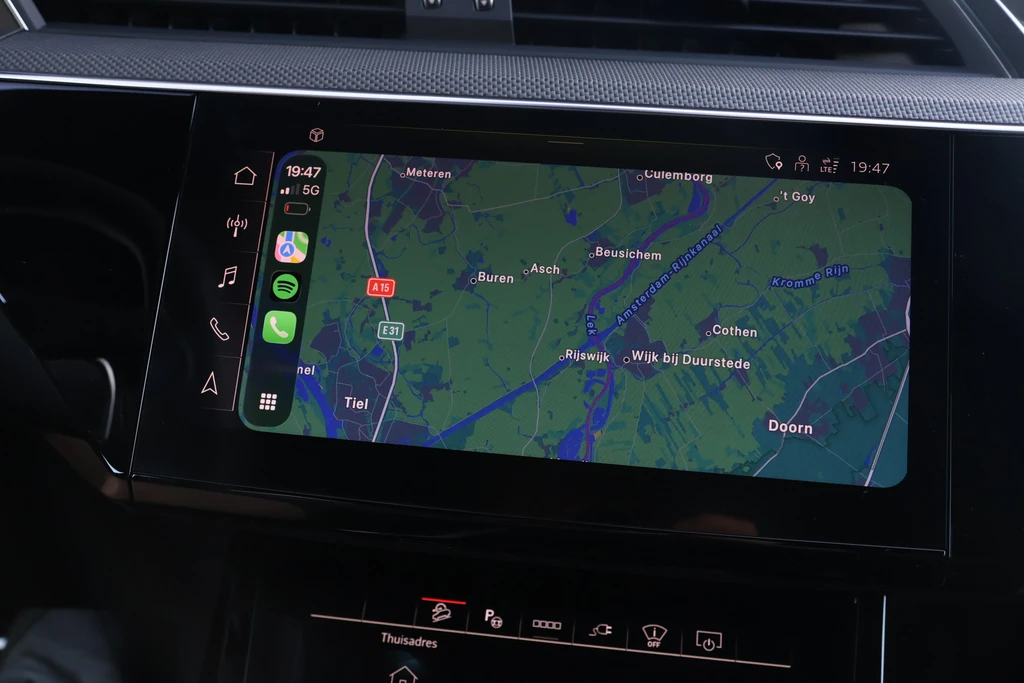 Audi Q8 e-tron – foto 22