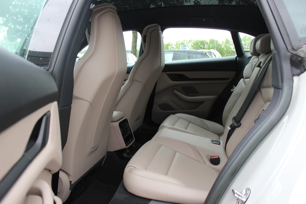 Porsche Taycan – foto 15