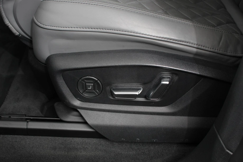 Audi Q8 – foto 12