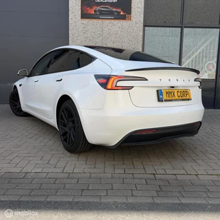 Tesla Model 3 – thumbnail 3