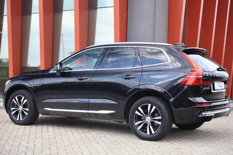 Volvo XC60 T6 Recharge AWD Inscription | Stoelverwarming | Trekhaak | Leder | Pilot Assist | Parkeercamera | Keyless