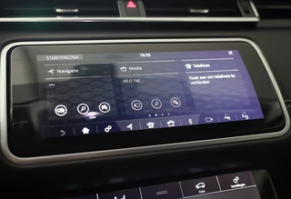 Land Rover Range Rover Velar – thumbnail 33