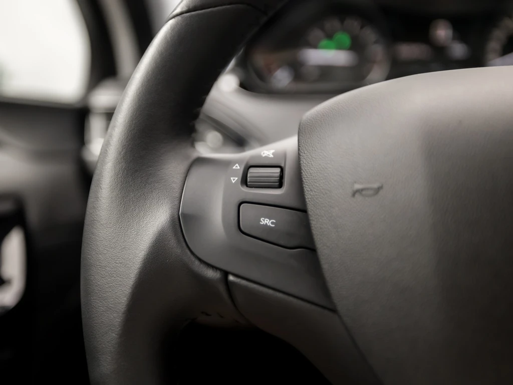 Peugeot 208 – foto 18