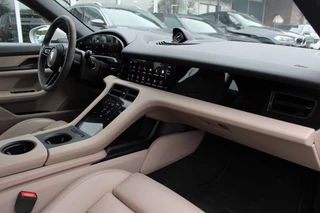 Porsche Taycan – thumbnail 17