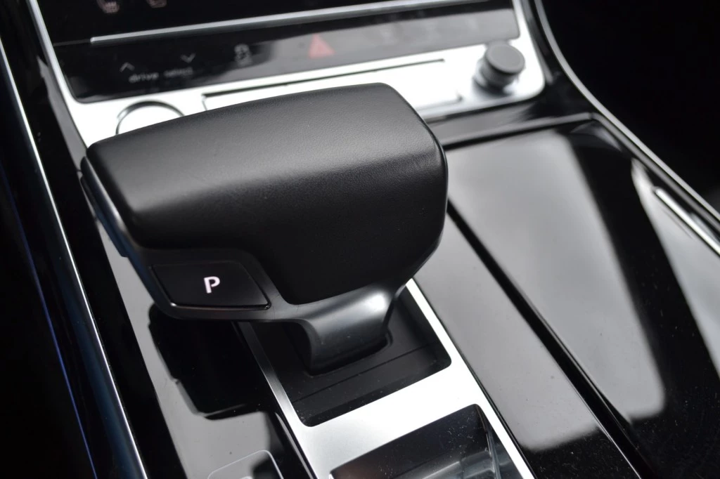 Audi A8 – foto 12