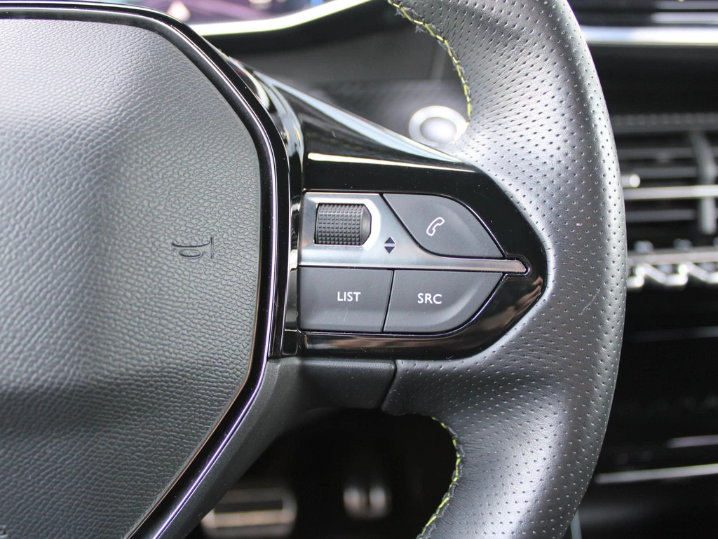 Peugeot e-2008 – foto 18