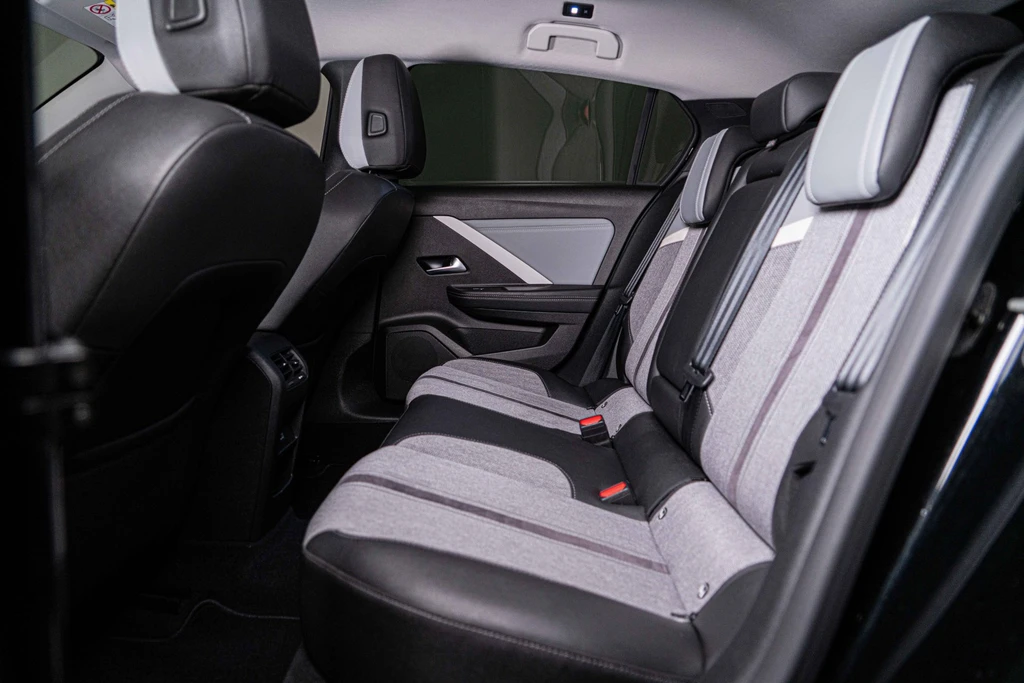 Opel Astra – foto 20