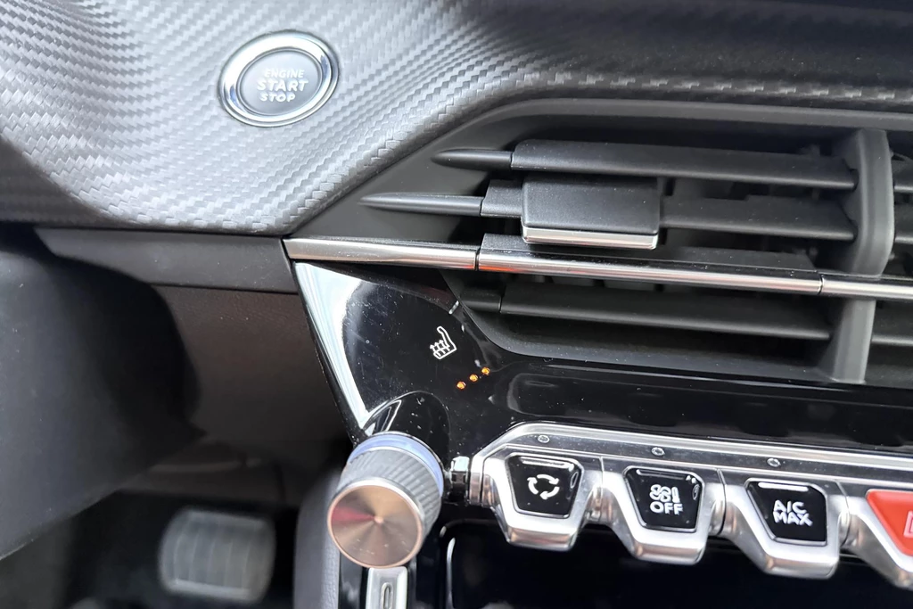 Peugeot e-208 – foto 27