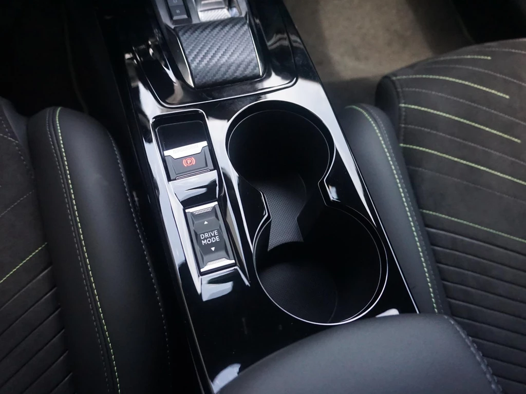 Peugeot e-208 – foto 38