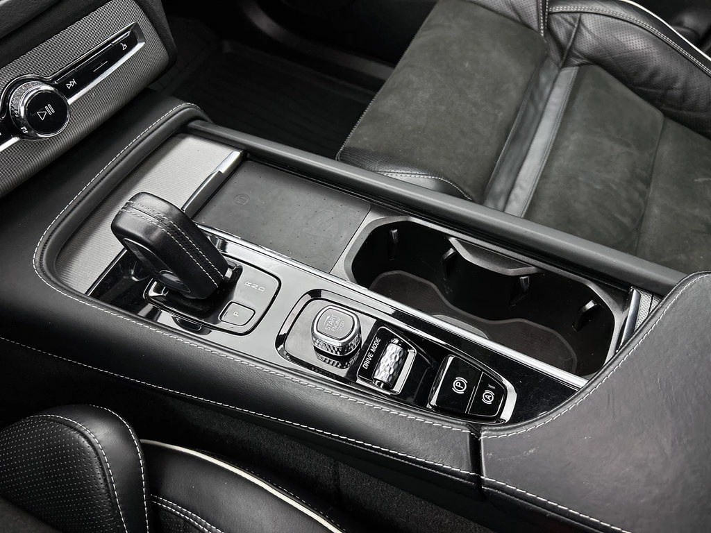 Volvo XC90 – foto 30