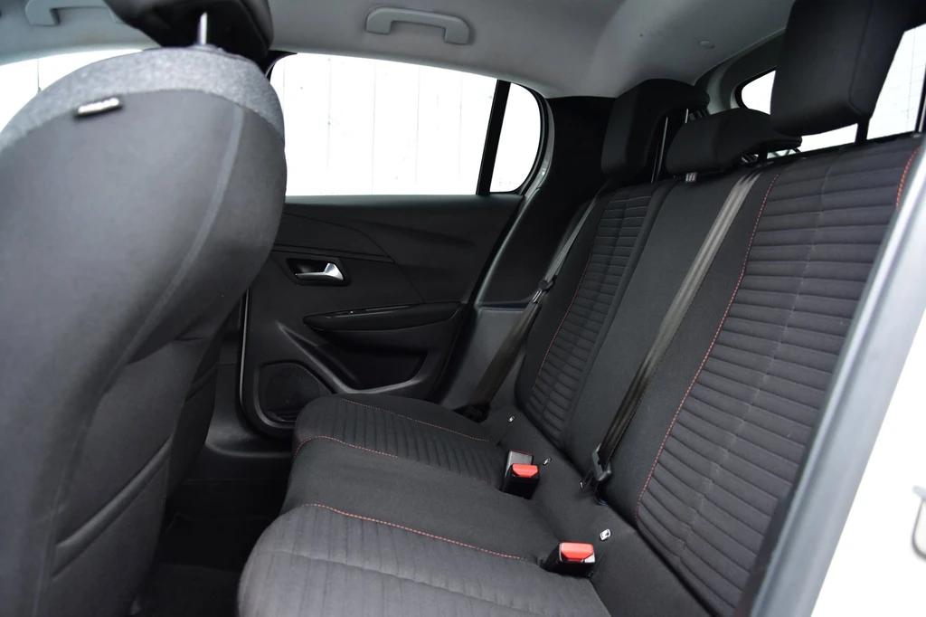 Peugeot 208 – foto 13