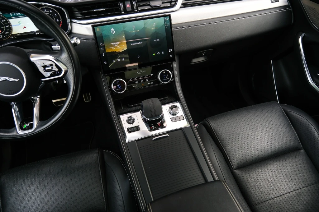 Jaguar F-PACE – foto 24