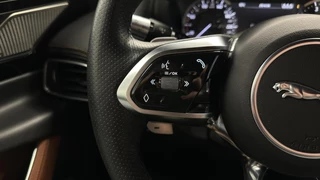 Jaguar XE – thumbnail 32