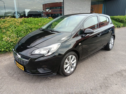 Opel Corsa 1.4 90PK Favourite+ met Airco, PDC, Navigatie, Carplay, Trekhaak, 16" LMV etc. incl. 12 maanden BOVAG-garantie