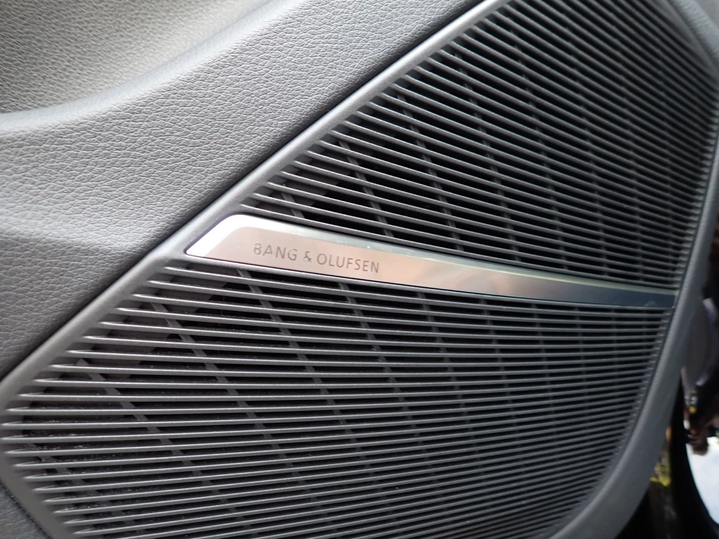 Audi RSQ8 – foto 11