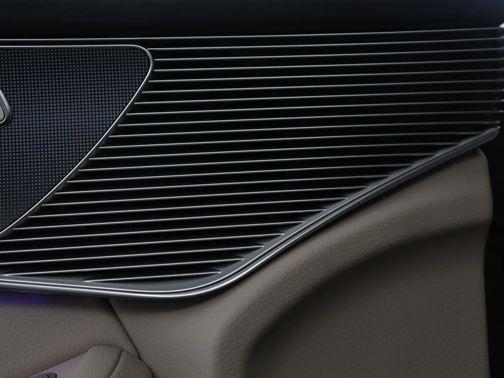 Mercedes-Benz EQC – foto 43