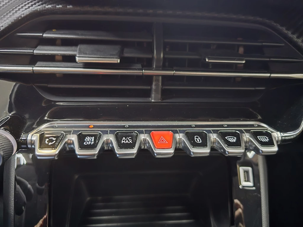 Peugeot 208 – foto 19