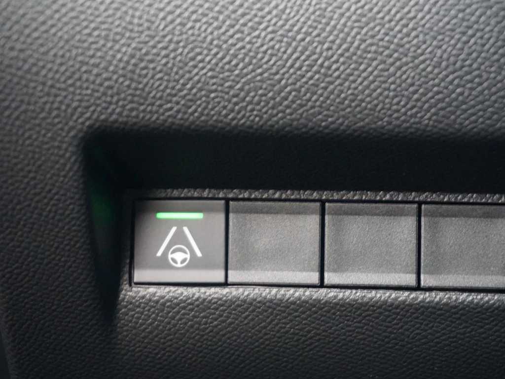 Peugeot e-2008 – foto 13