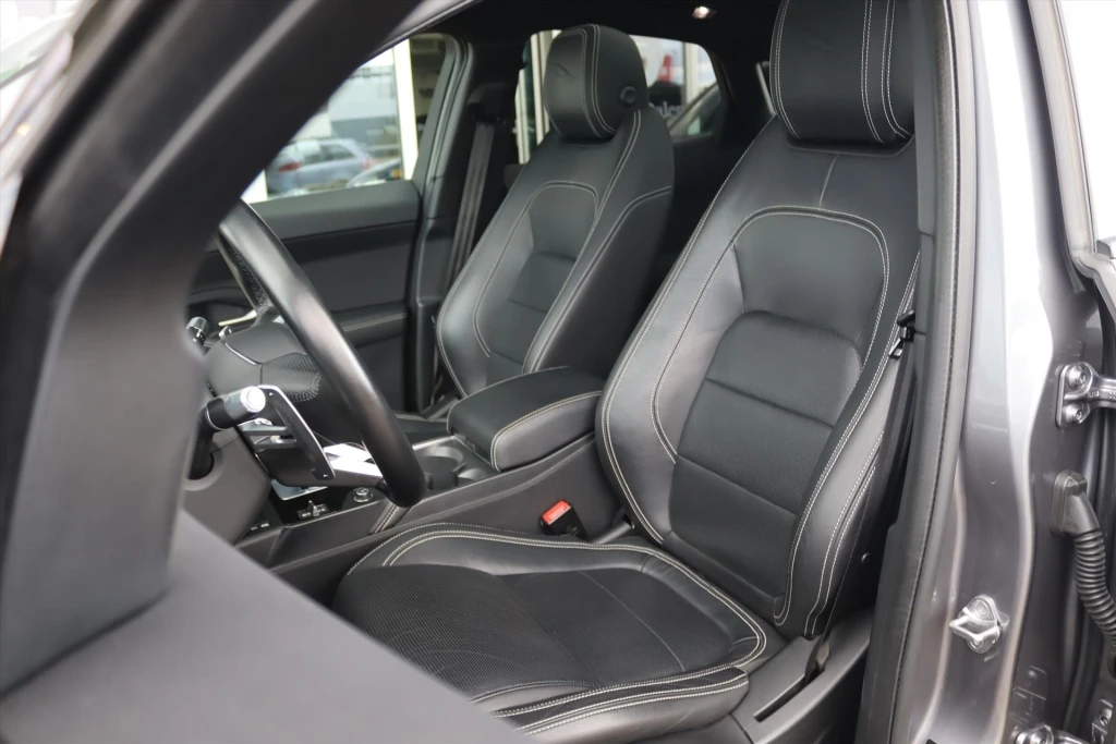 Jaguar E-PACE – foto 22