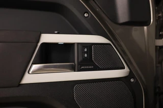 Land Rover Defender – thumbnail 22