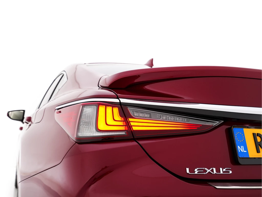 Lexus ES – foto 31