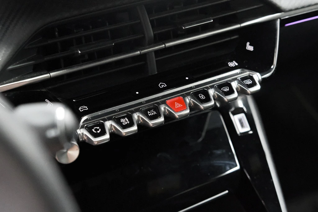 Peugeot e-208 – foto 41