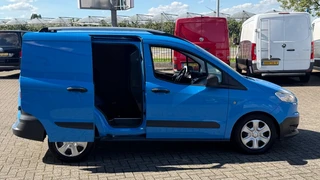 Ford Transit Courier – thumbnail 7