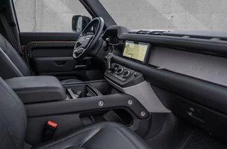 Land Rover Defender – thumbnail 6