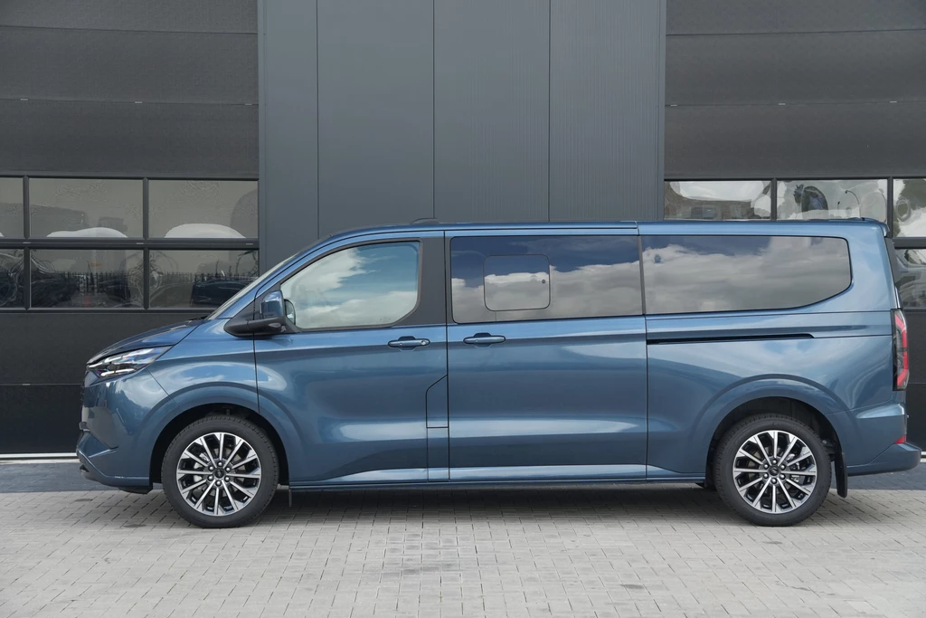 Ford Tourneo Custom – foto 2