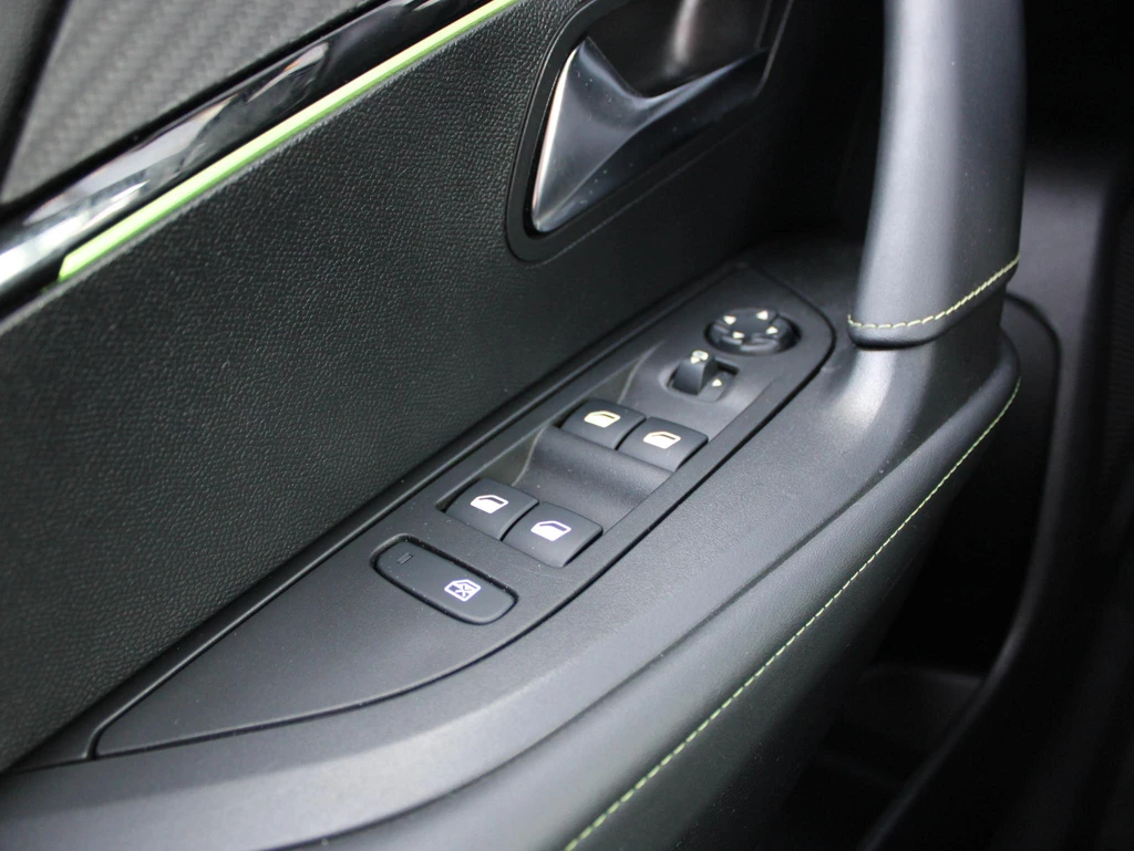 Peugeot e-2008 – foto 21