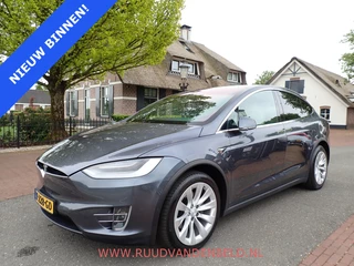 Tesla Model X – thumbnail 1