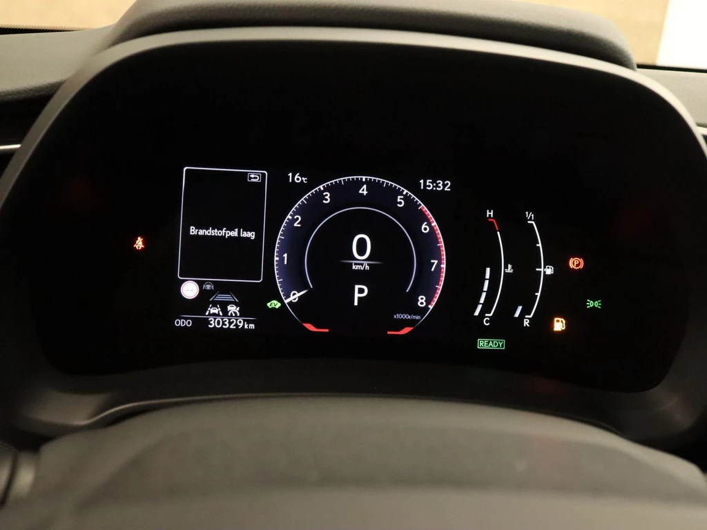 Lexus LBX – foto 12