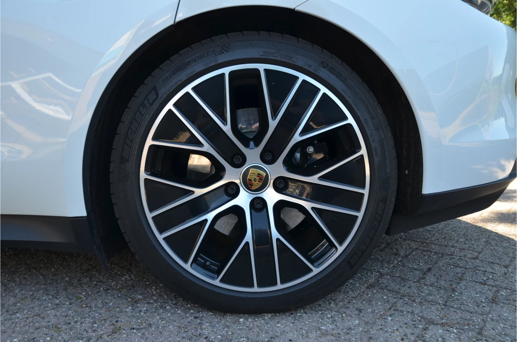 Porsche Taycan – foto 36