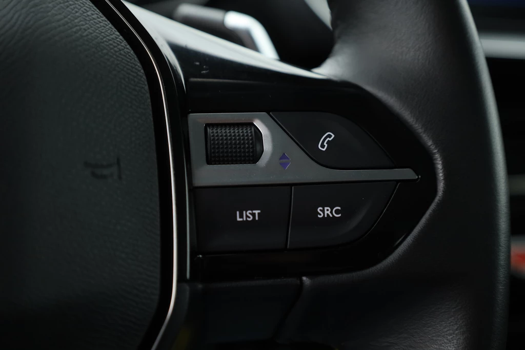Peugeot 208 – foto 12