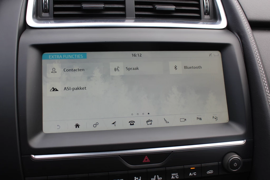 Jaguar E-PACE – foto 24
