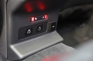 Land Rover Range Rover Velar – thumbnail 30