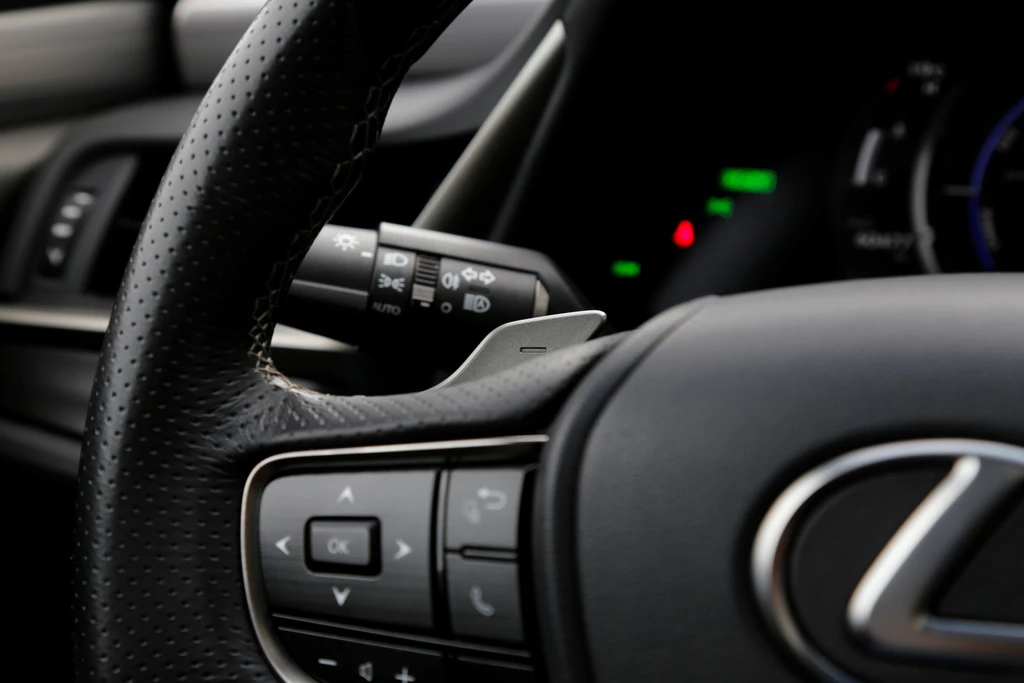 Lexus ES – foto 48