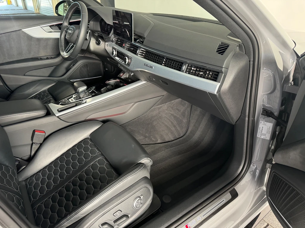 Audi RS4 – foto 36