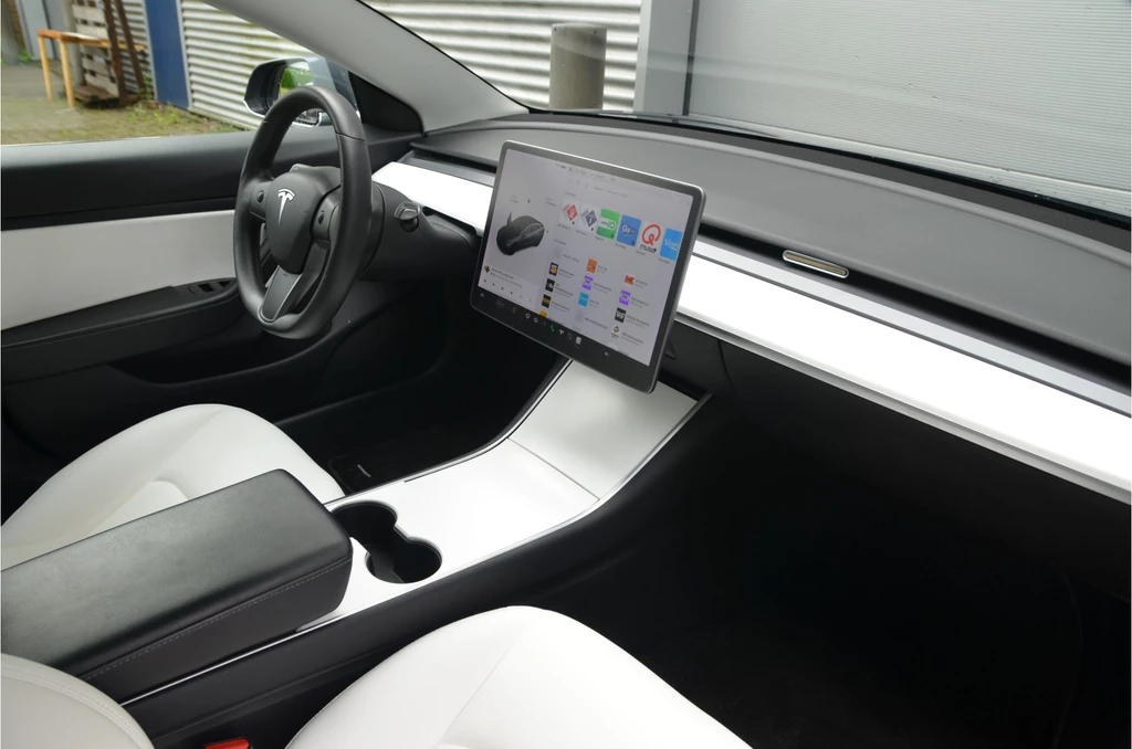 Tesla Model 3 – foto 10