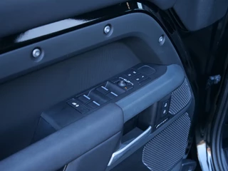 Land Rover Defender – thumbnail 30
