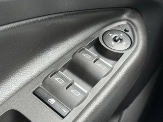 Ford Kuga – thumbnail 30