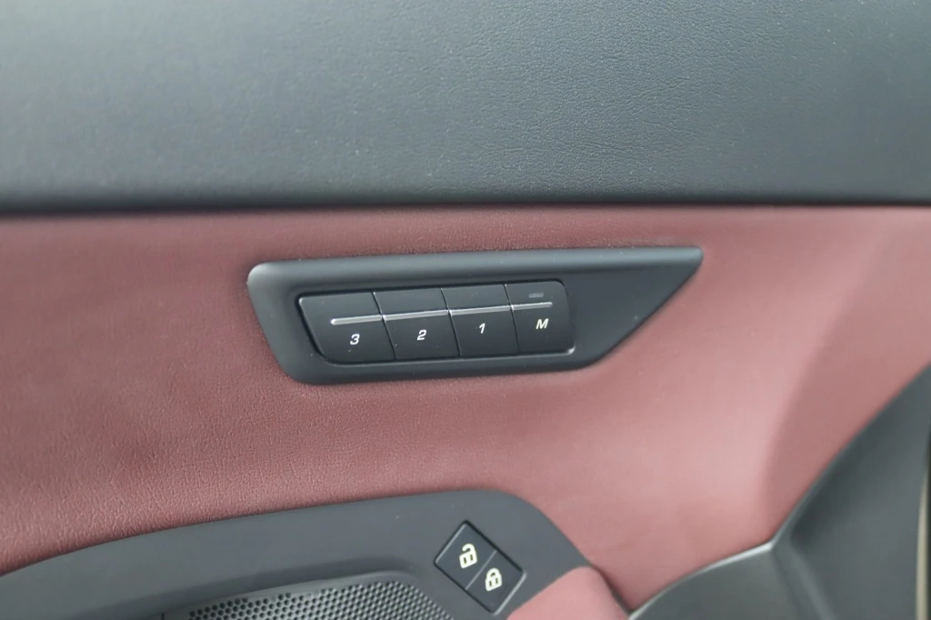 Jaguar E-PACE – foto 21