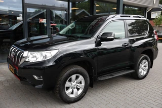 Toyota Land Cruiser – thumbnail 2