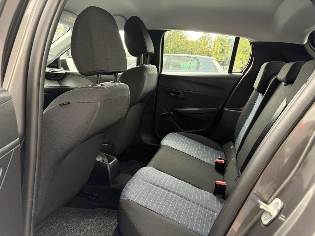Peugeot 208 – foto 11
